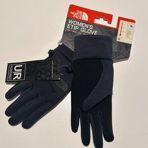The North Face Women's Etip Gloves in Black and Dark Gray